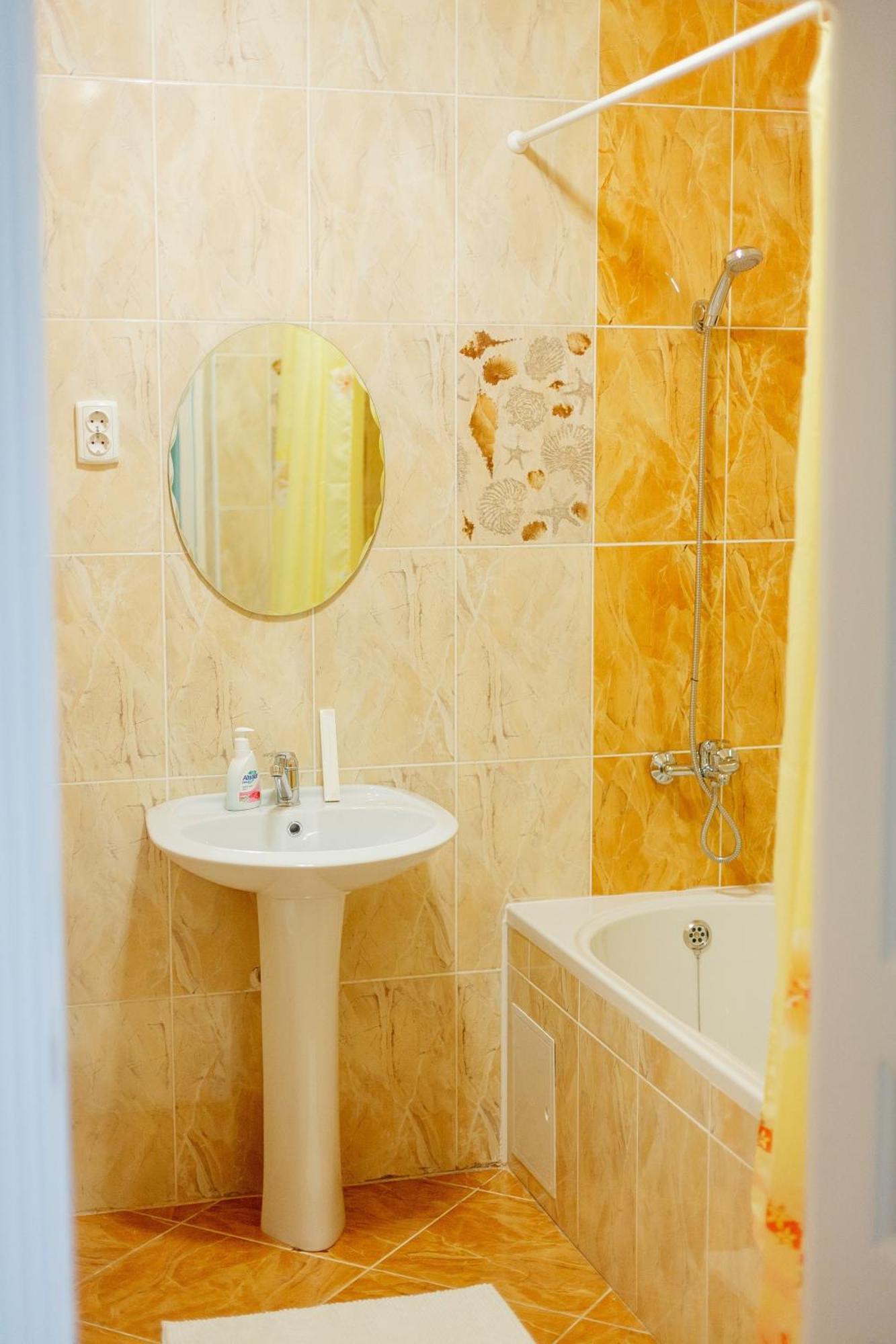 Sarai-Batu Guest House Atyraū Exteriör bild